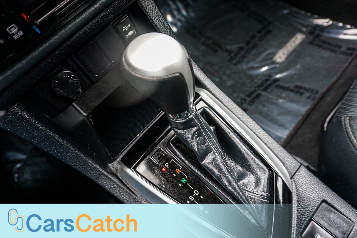 CARSCATCH  - Used vehicle - SEDAN TOYOTA COROLLA 2018