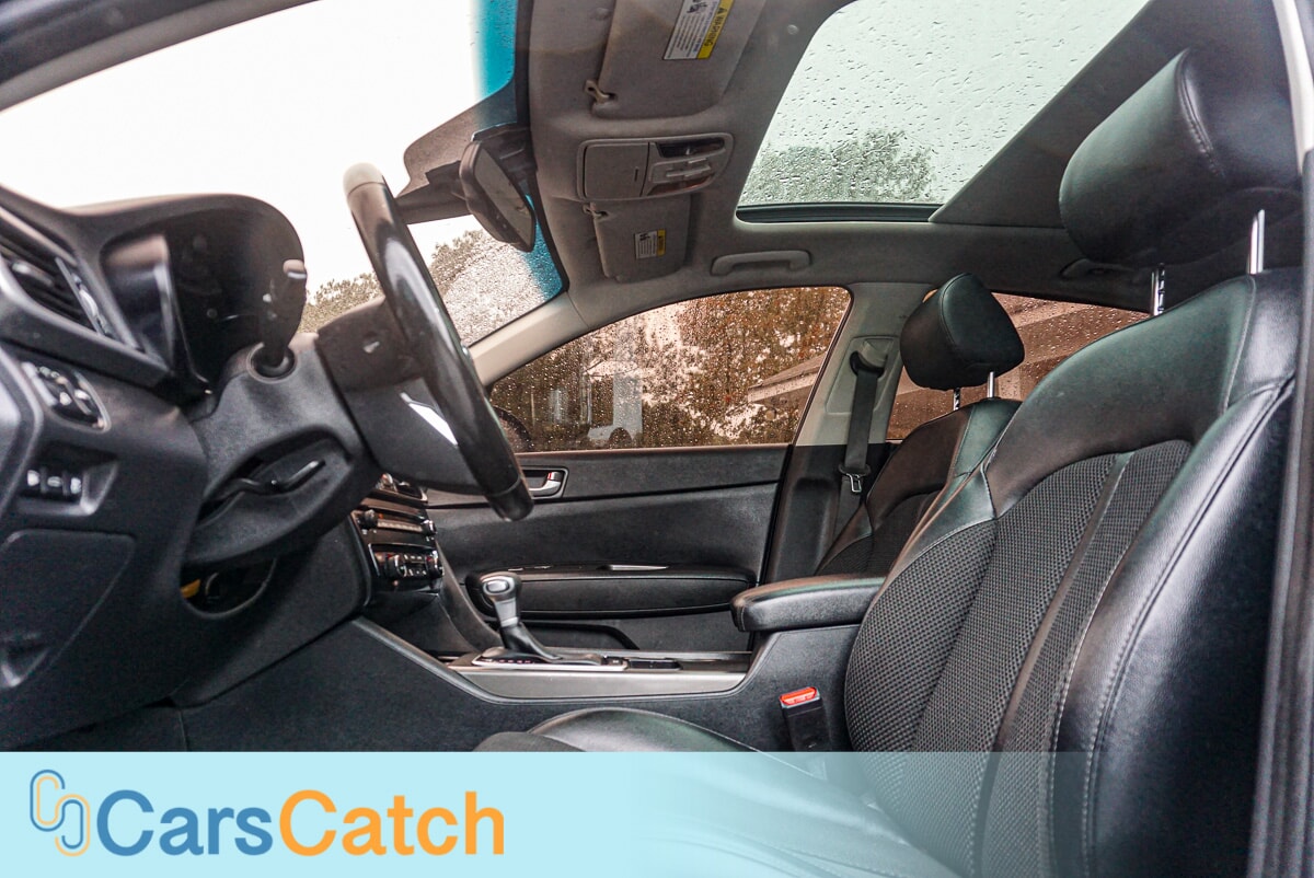 CARSCATCH  - Used vehicle - SEDAN KIA OPTIMA 2019