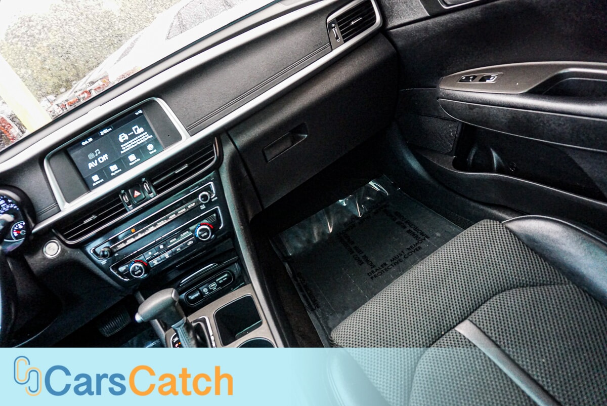 CARSCATCH  - Used vehicle - SEDAN KIA OPTIMA 2019