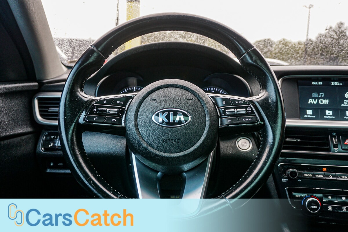 CARSCATCH  - Used vehicle - SEDAN KIA OPTIMA 2019