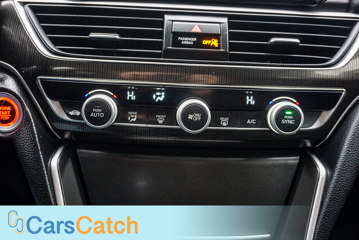 CARSCATCH  - Used vehicle - SEDAN HONDA ACCORD 2020