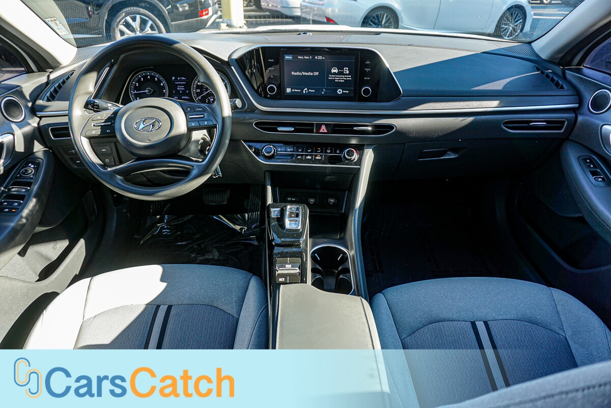 CARSCATCH - Used vehicle - SEDAN HYUNDAI SONATA 2022
