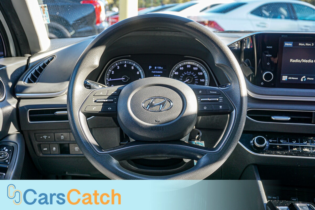CARSCATCH - Used vehicle - SEDAN HYUNDAI SONATA 2022
