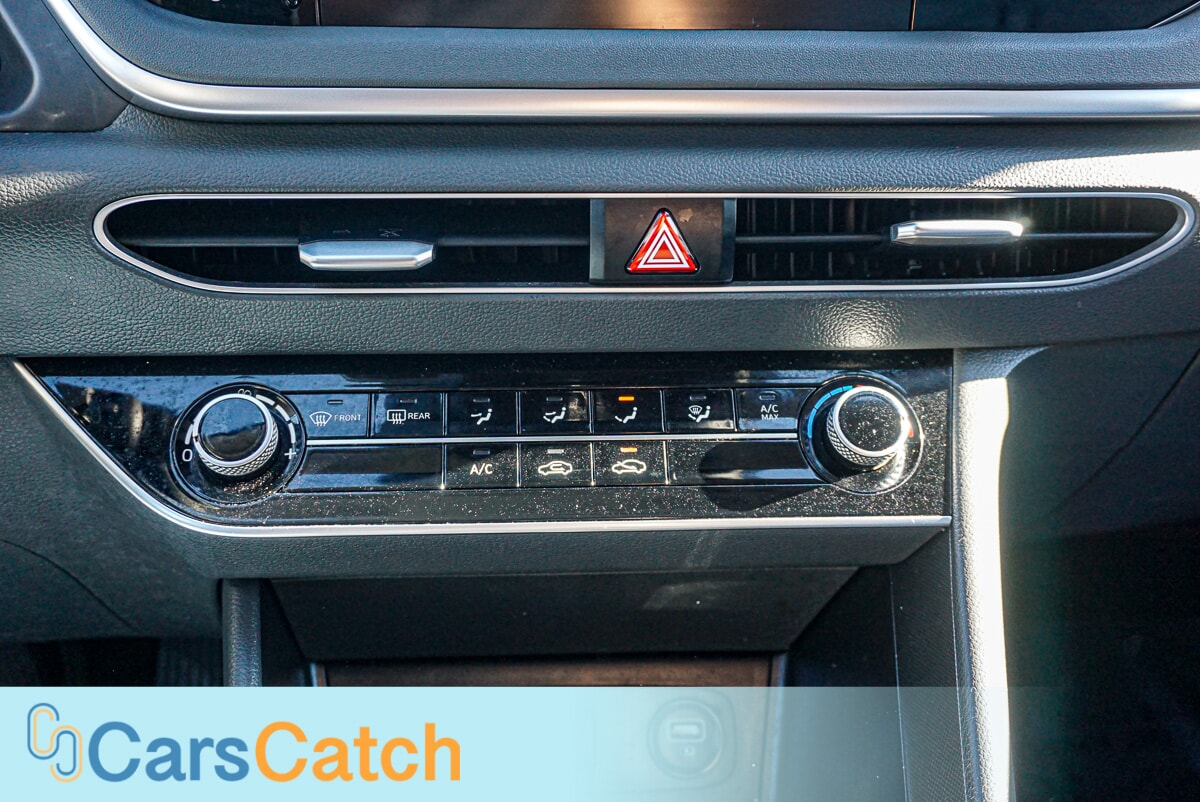 CARSCATCH - Used vehicle - SEDAN HYUNDAI SONATA 2022