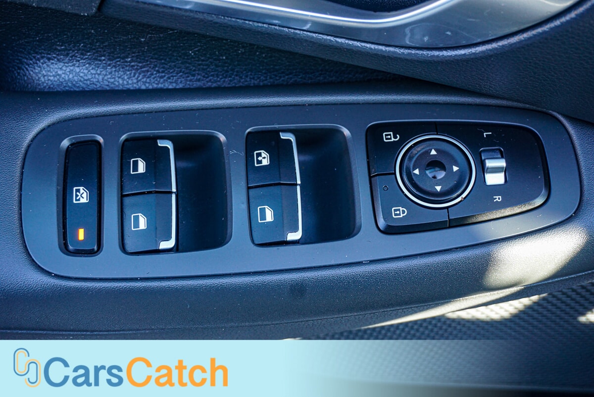 CARSCATCH - Used vehicle - SEDAN HYUNDAI SONATA 2022