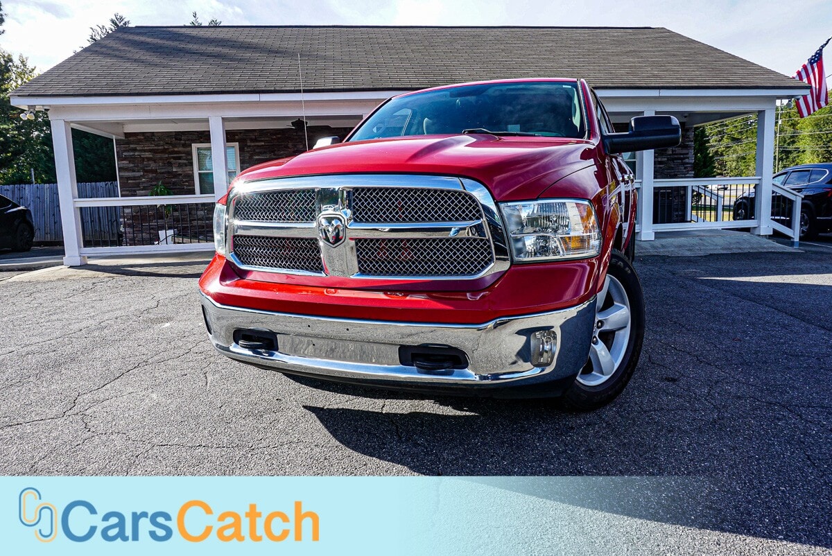 CARSCATCH  - Used vehicle - TRUCK RAM 1500 2018