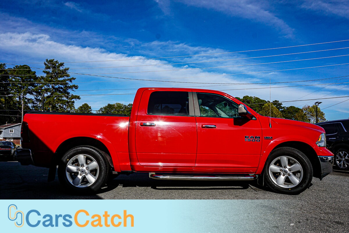 CARSCATCH  - Used vehicle - TRUCK RAM 1500 2018