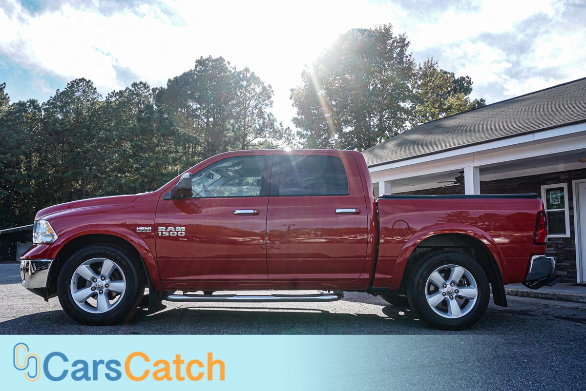 CARSCATCH  - Used vehicle - TRUCK RAM 1500 2018