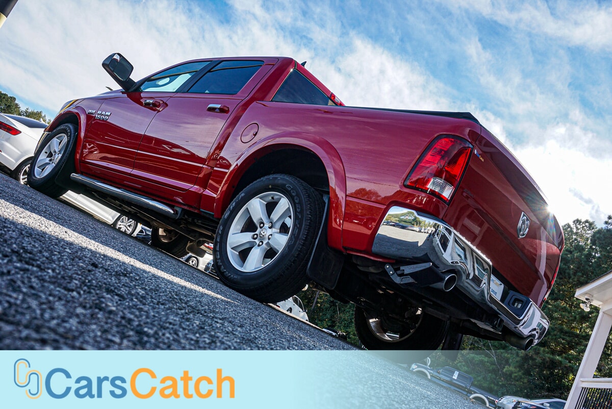 CARSCATCH  - Used vehicle - TRUCK RAM 1500 2018