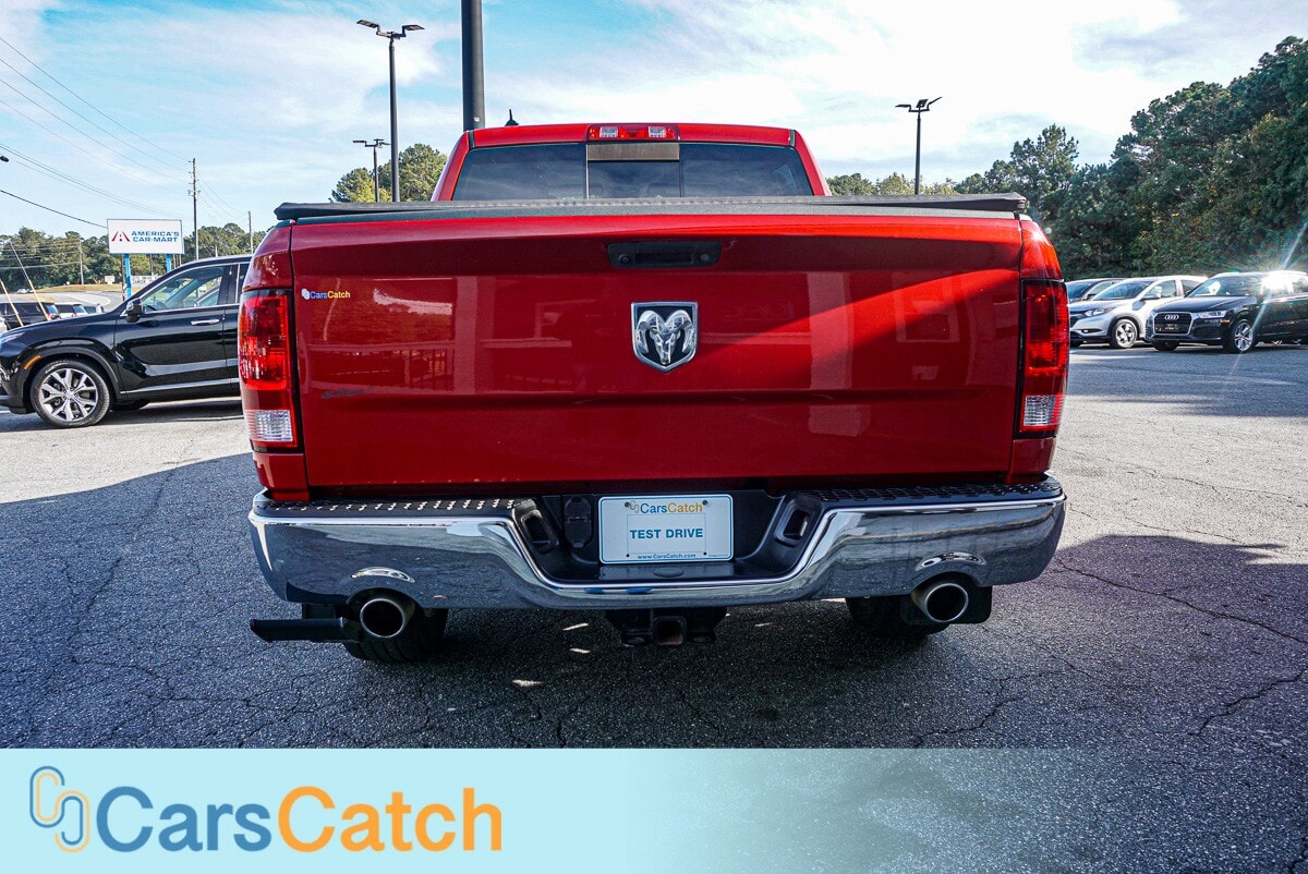 CARSCATCH  - Used vehicle - TRUCK RAM 1500 2018