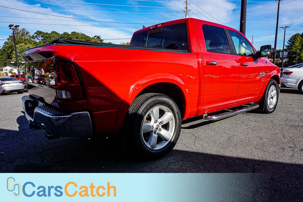 CARSCATCH  - Used vehicle - TRUCK RAM 1500 2018
