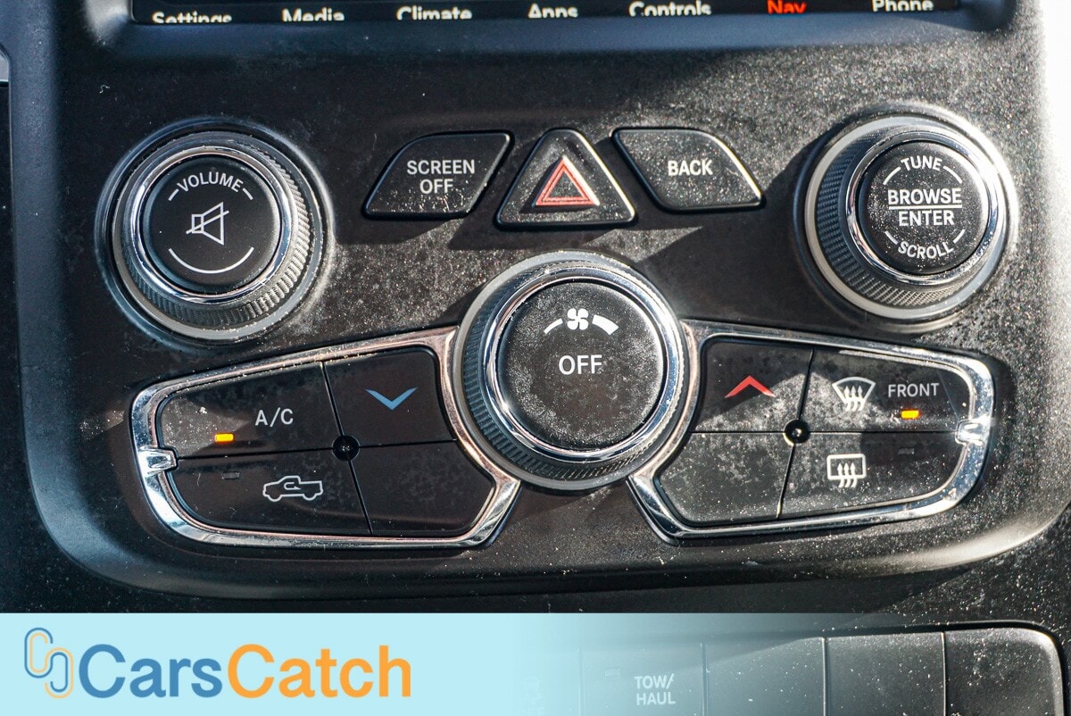 CARSCATCH  - Used vehicle - TRUCK RAM 1500 2018