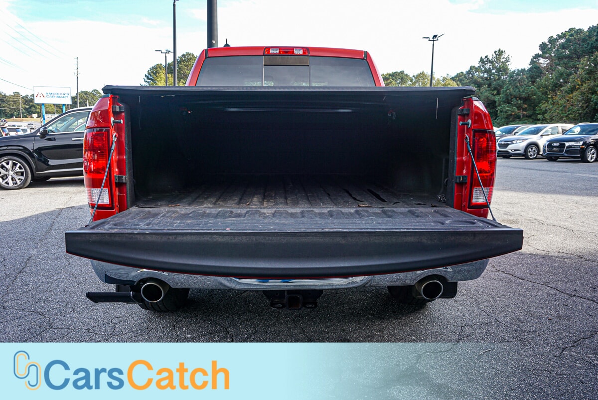 CARSCATCH  - Used vehicle - TRUCK RAM 1500 2018