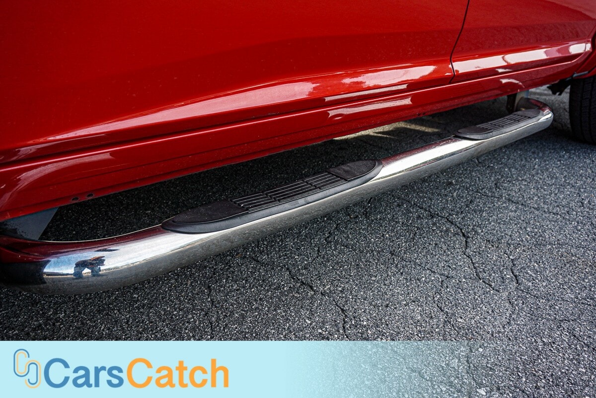 CARSCATCH  - Used vehicle - TRUCK RAM 1500 2018