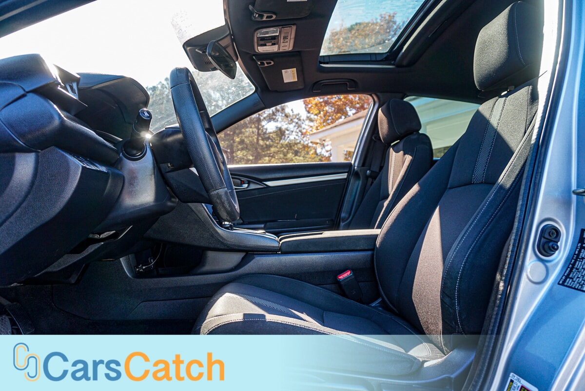 CARSCATCH - Used vehicle - SEDAN HONDA CIVIC HATCHBACK 2019