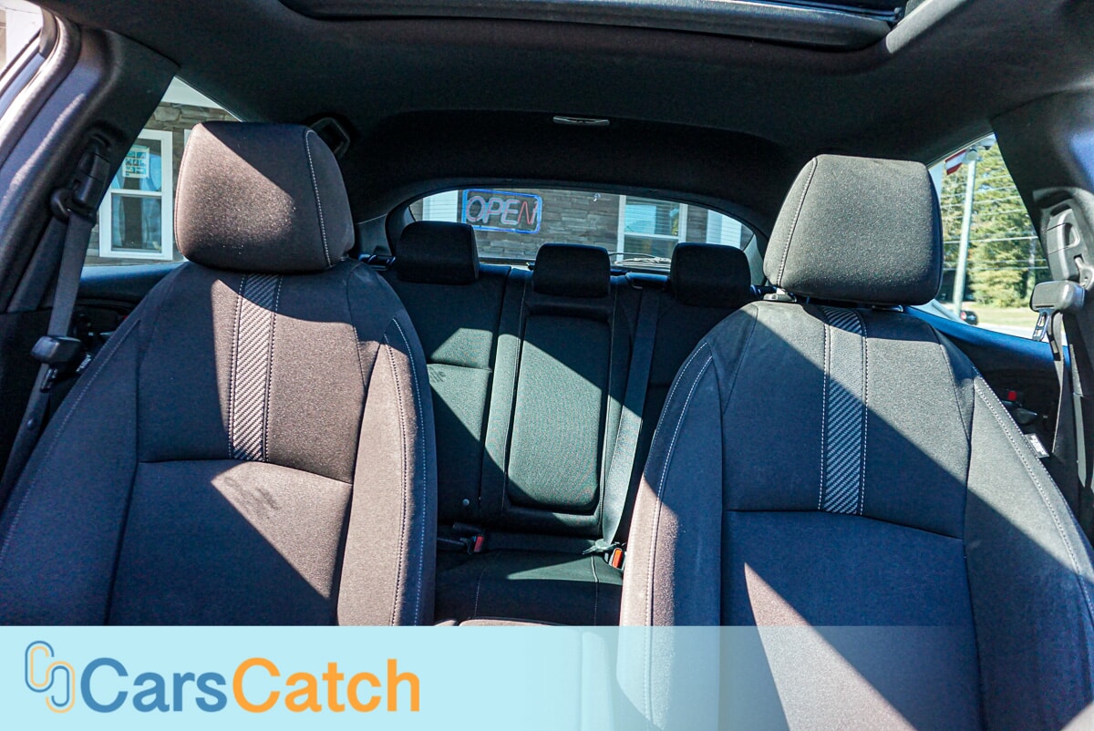 CARSCATCH - Used vehicle - SEDAN HONDA CIVIC HATCHBACK 2019