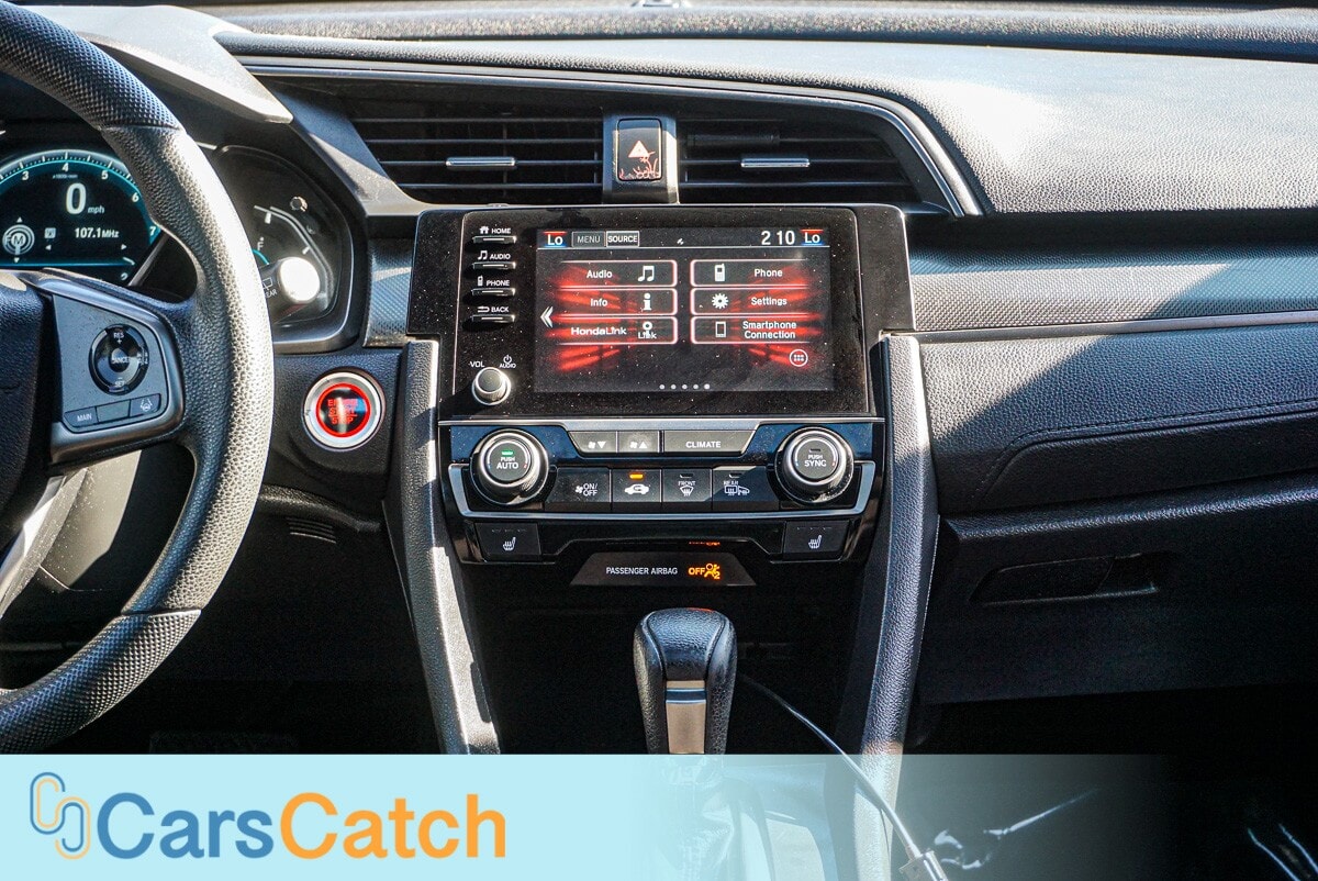 CARSCATCH - Used vehicle - SEDAN HONDA CIVIC HATCHBACK 2019