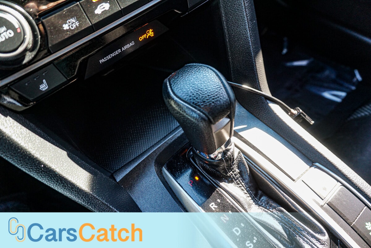 CARSCATCH - Used vehicle - SEDAN HONDA CIVIC HATCHBACK 2019