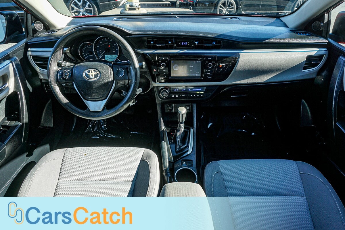 CARSCATCH - Used vehicle - SEDAN TOYOTA COROLLA 2016