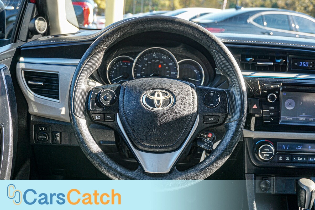 CARSCATCH - Used vehicle - SEDAN TOYOTA COROLLA 2016