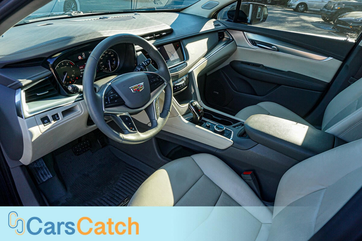 CARSCATCH - Used vehicle - SUV CADILLAC XT5 2020