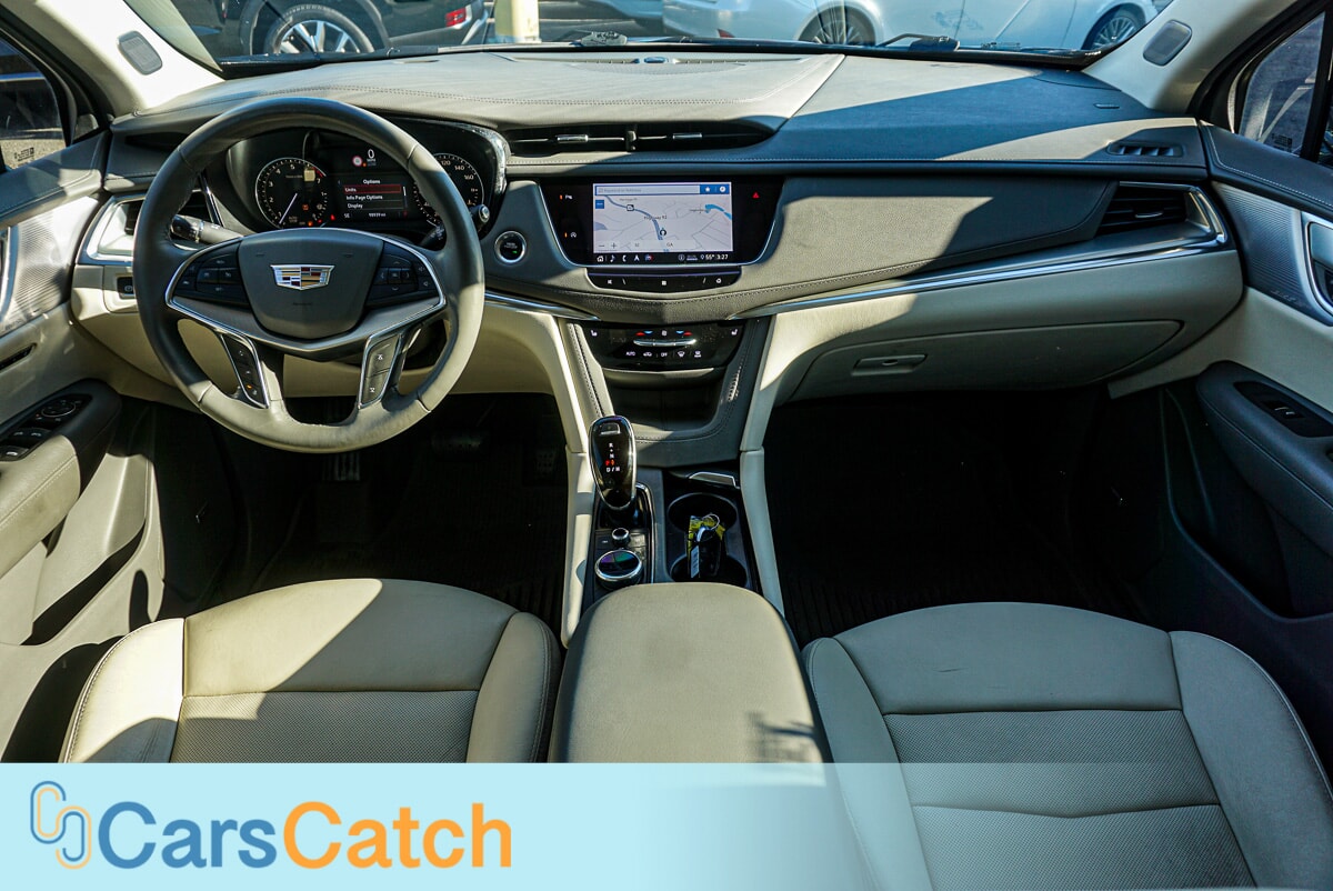 CARSCATCH - Used vehicle - SUV CADILLAC XT5 2020