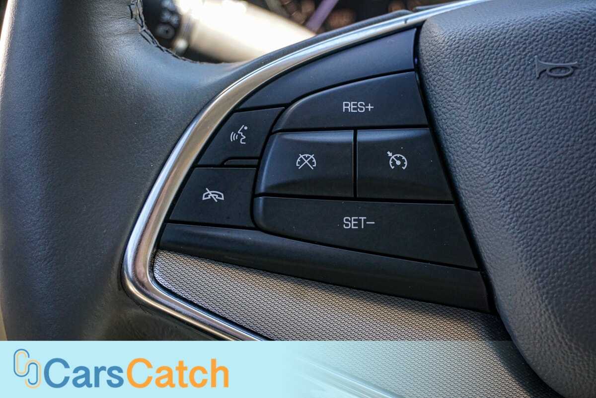CARSCATCH - Used vehicle - SUV CADILLAC XT5 2020