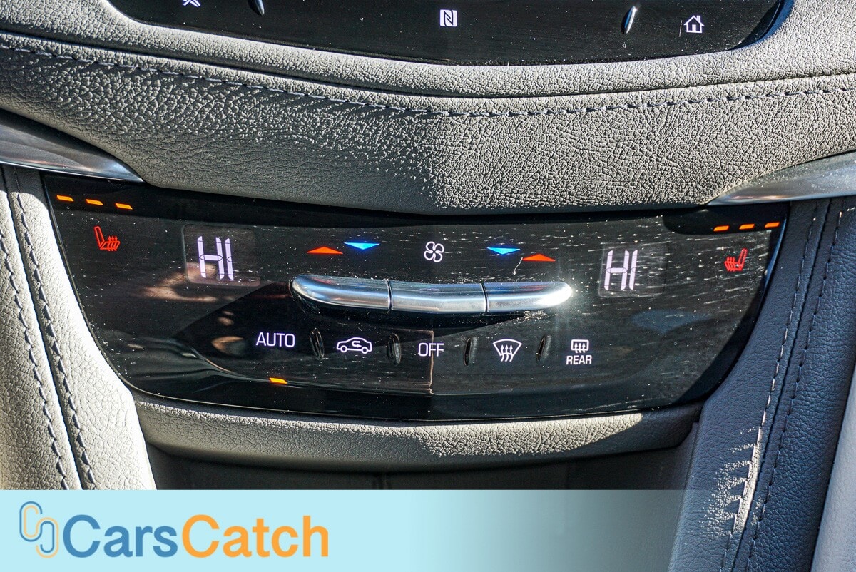 CARSCATCH - Used vehicle - SUV CADILLAC XT5 2020