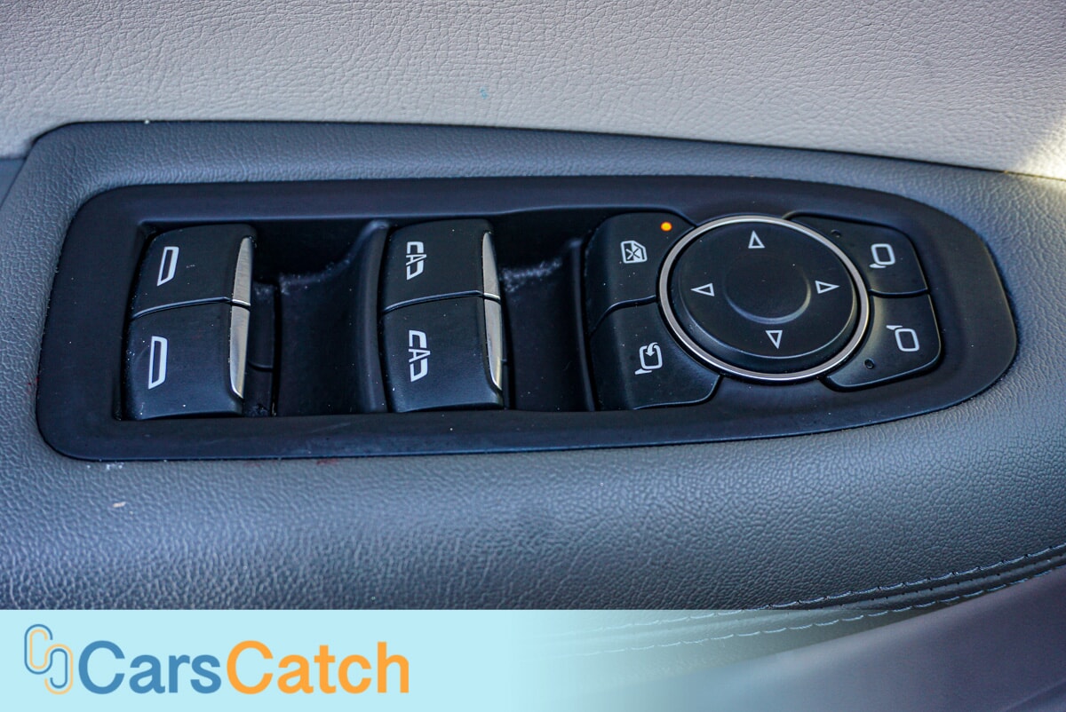 CARSCATCH - Used vehicle - SUV CADILLAC XT5 2020