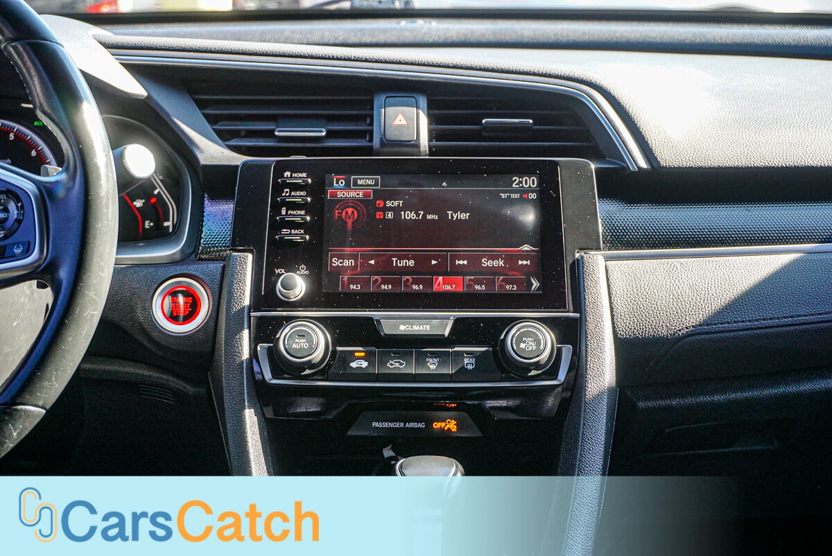 CARSCATCH  - Used vehicle - SEDAN HONDA CIVIC 2019