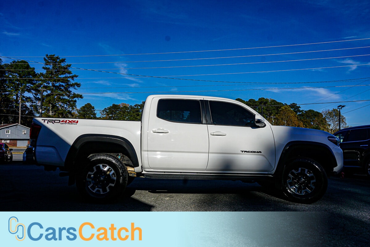 CARSCATCH - Used vehicle - TRUCK TOYOTA TACOMA 2018