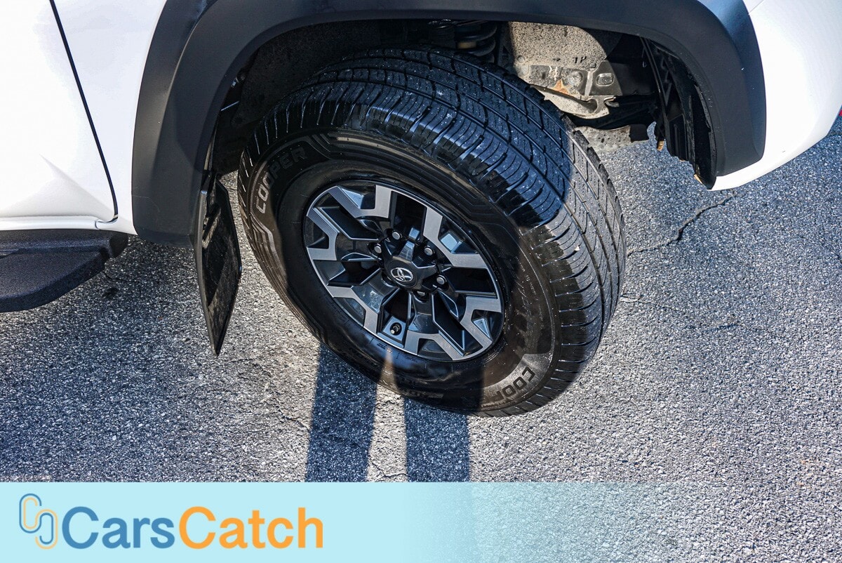 CARSCATCH - Used vehicle - TRUCK TOYOTA TACOMA 2018