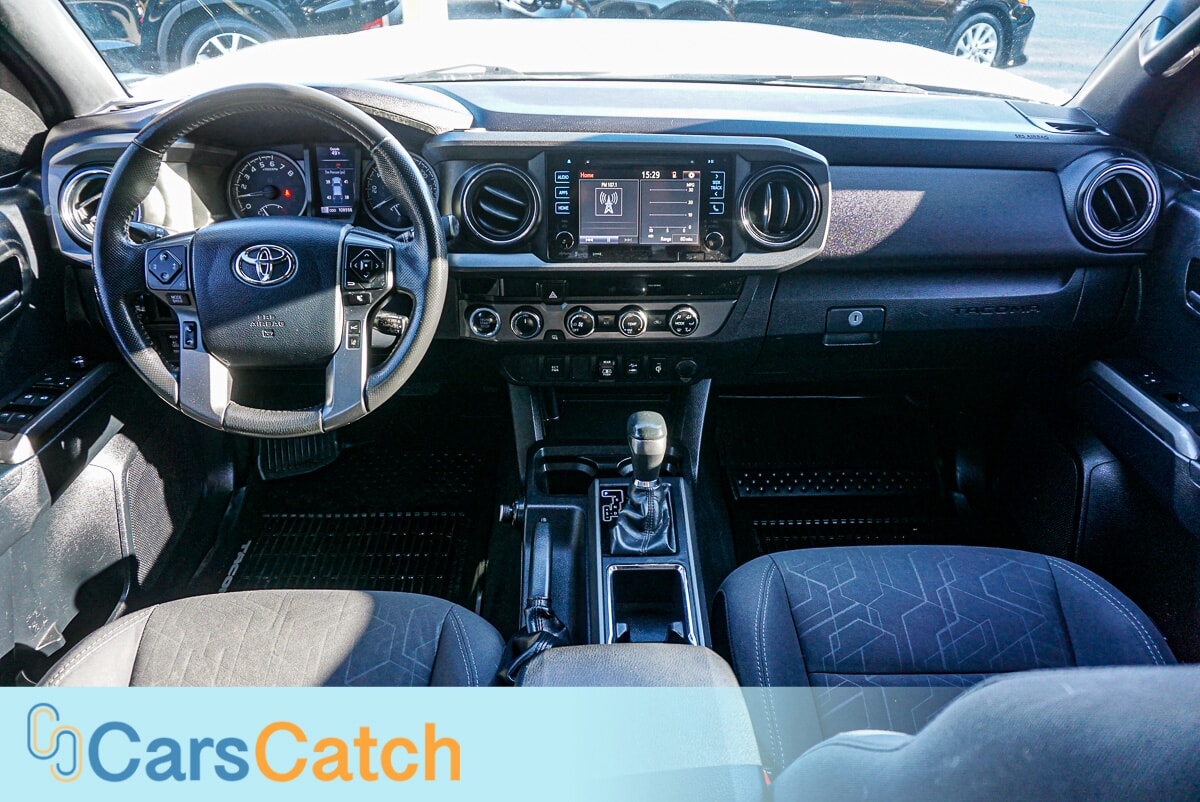CARSCATCH - Used vehicle - TRUCK TOYOTA TACOMA 2018