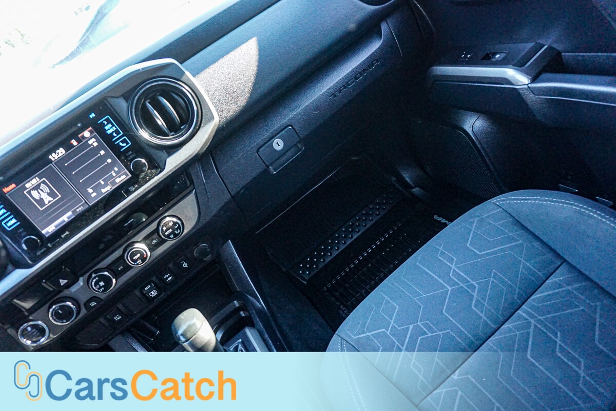 CARSCATCH - Used vehicle - TRUCK TOYOTA TACOMA 2018