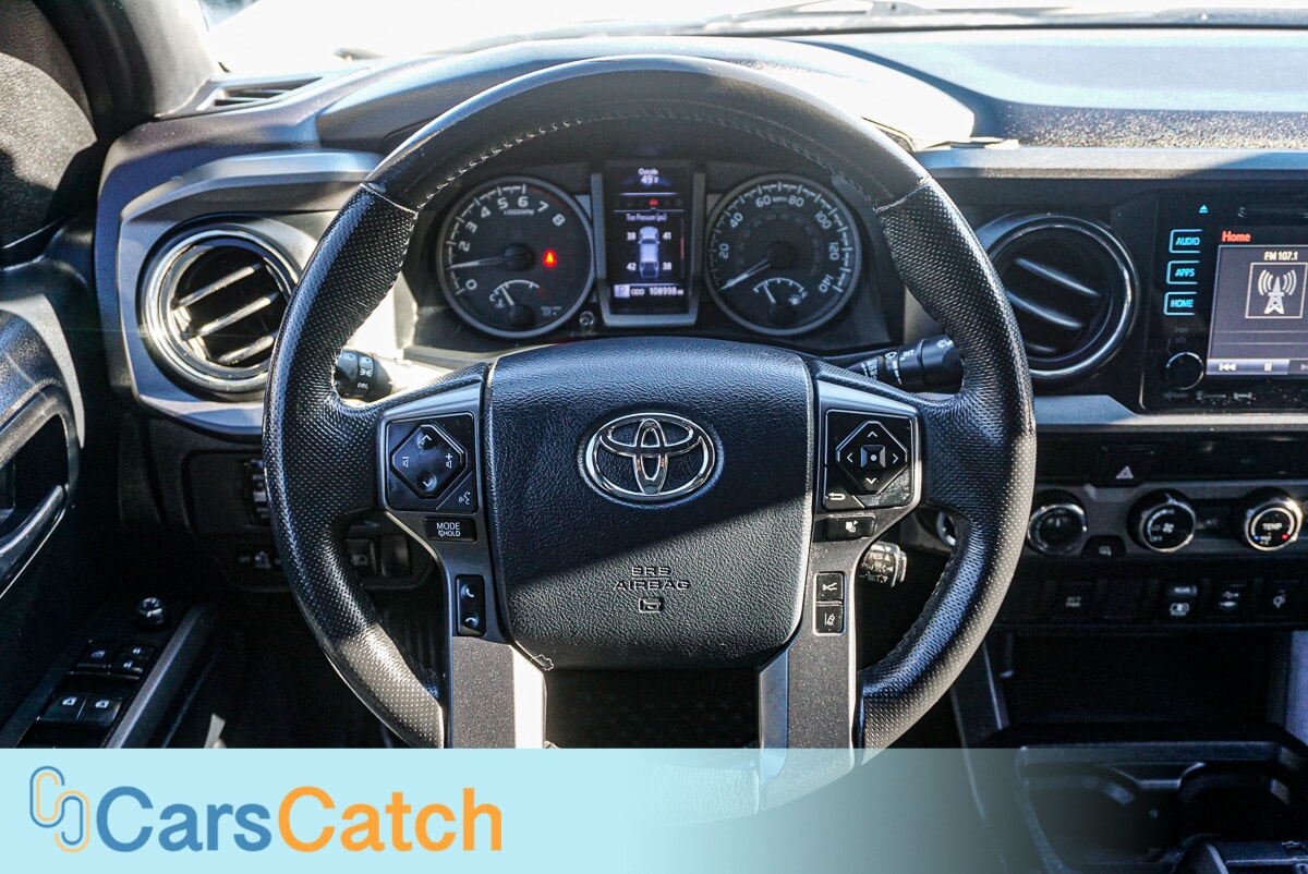 CARSCATCH - Used vehicle - TRUCK TOYOTA TACOMA 2018