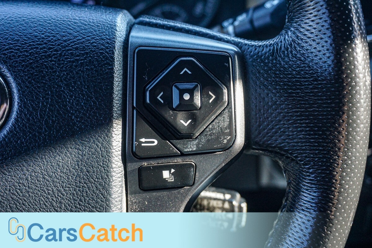 CARSCATCH - Used vehicle - TRUCK TOYOTA TACOMA 2018