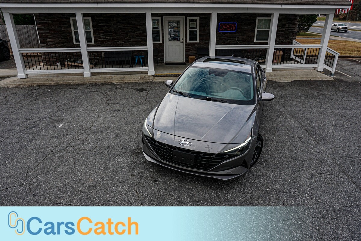 CARSCATCH - Used vehicle - SEDAN HYUNDAI ELANTRA 2024