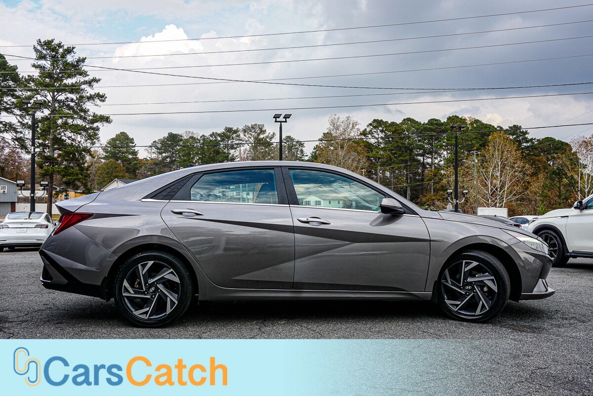 CARSCATCH - Used vehicle - SEDAN HYUNDAI ELANTRA 2024