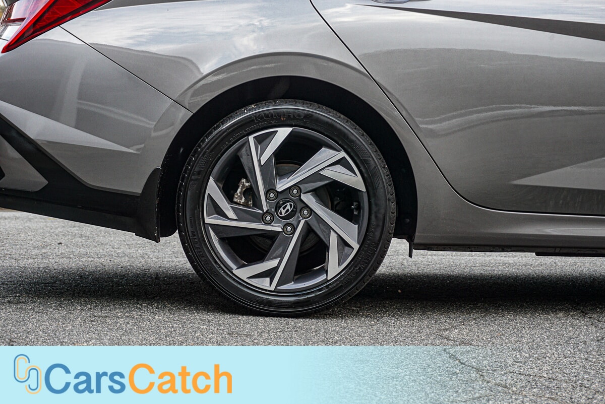 CARSCATCH - Used vehicle - SEDAN HYUNDAI ELANTRA 2024