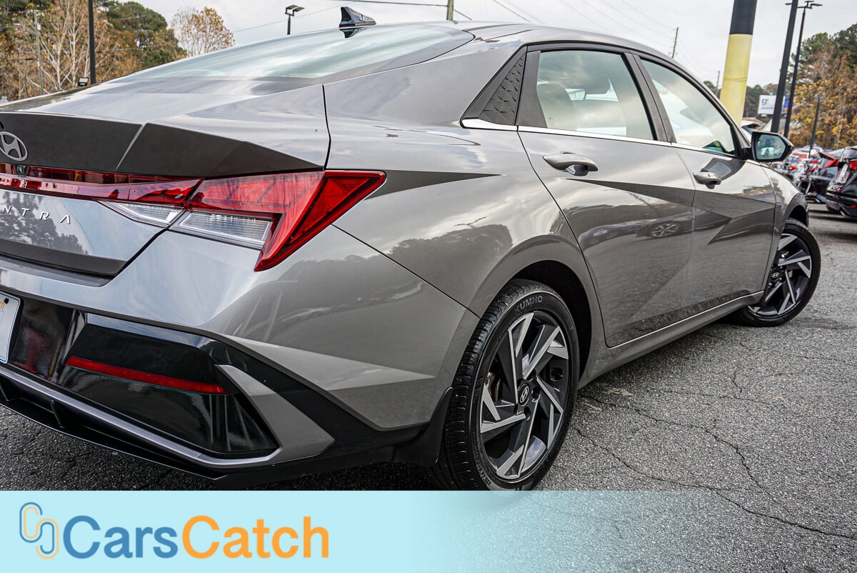 CARSCATCH - Used vehicle - SEDAN HYUNDAI ELANTRA 2024
