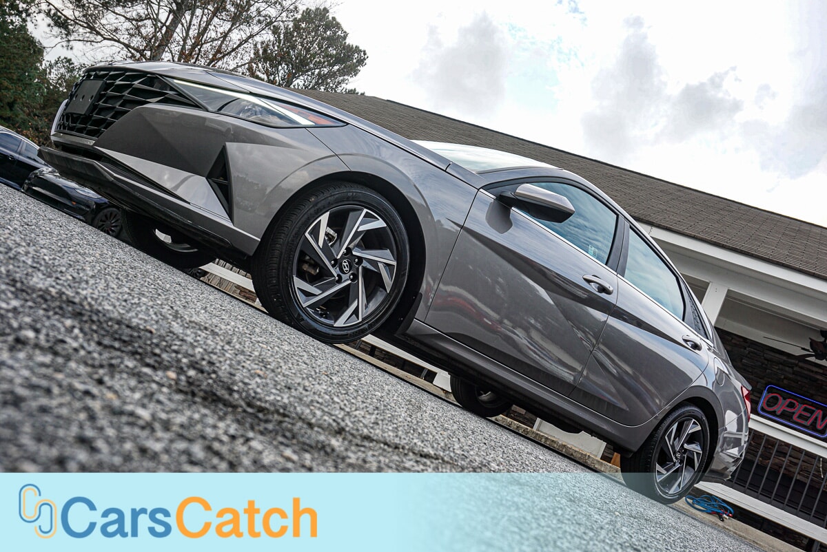 CARSCATCH - Used vehicle - SEDAN HYUNDAI ELANTRA 2024