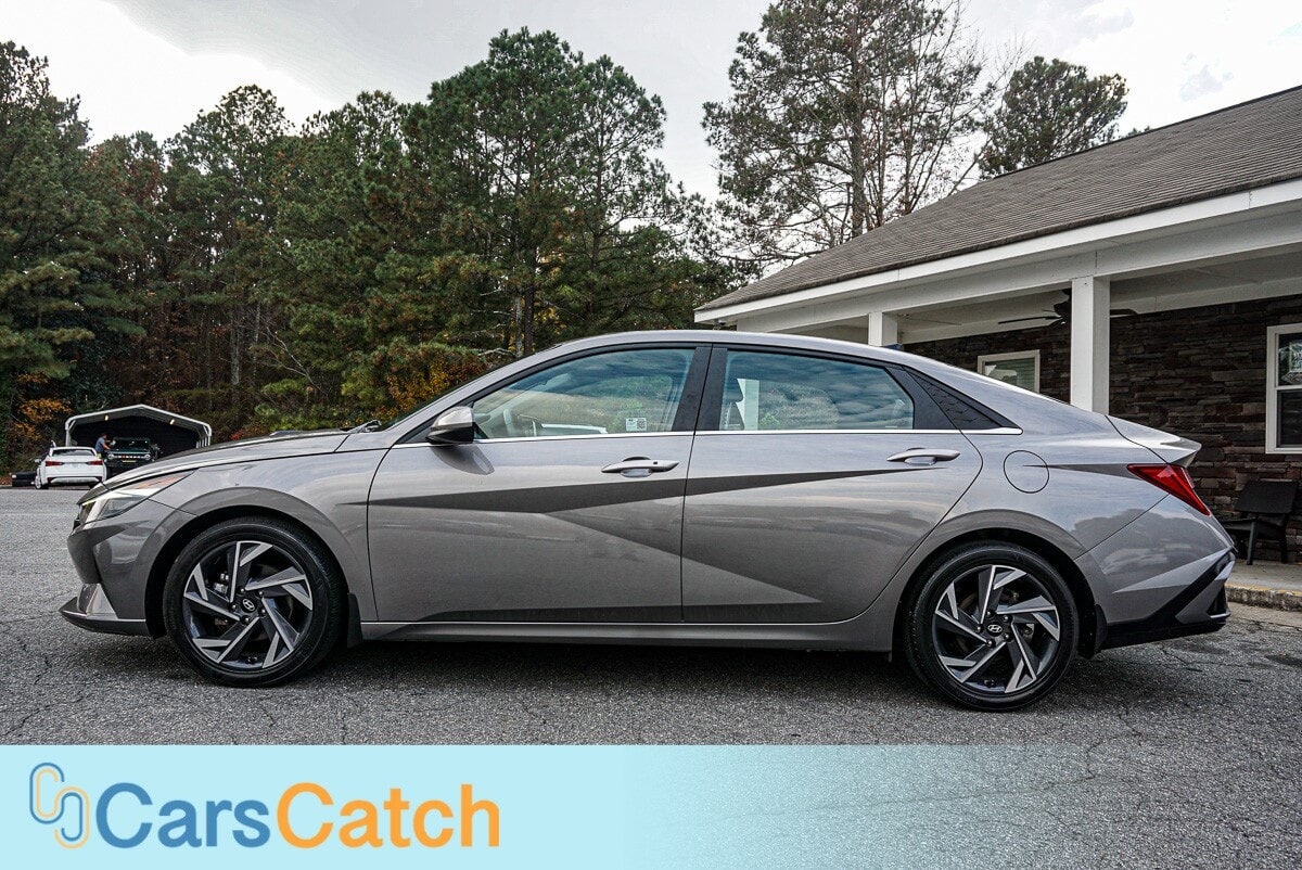CARSCATCH - Used vehicle - SEDAN HYUNDAI ELANTRA 2024