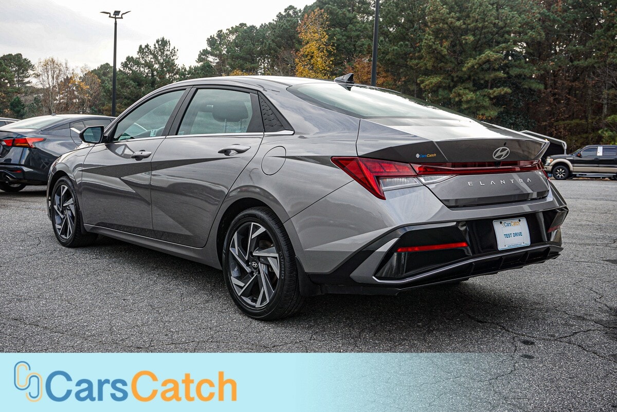 CARSCATCH - Used vehicle - SEDAN HYUNDAI ELANTRA 2024