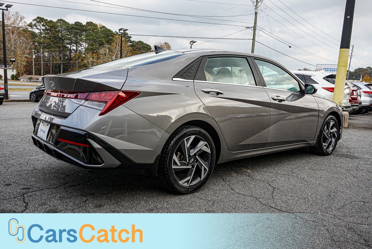 CARSCATCH - Used vehicle - SEDAN HYUNDAI ELANTRA 2024