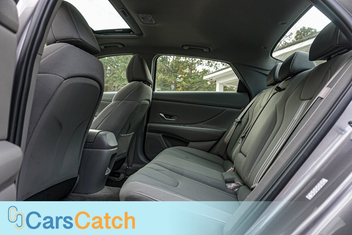 CARSCATCH - Used vehicle - SEDAN HYUNDAI ELANTRA 2024