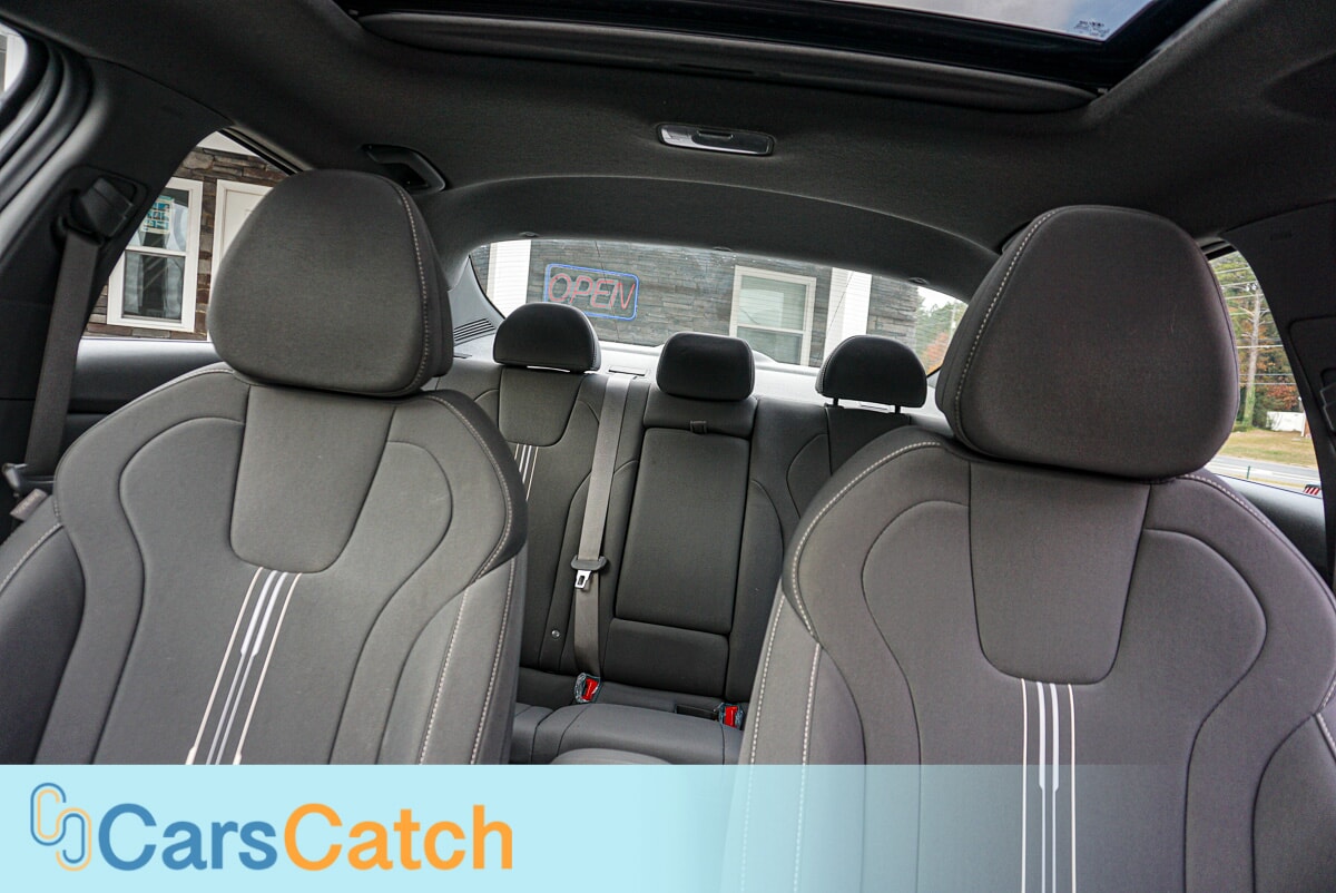 CARSCATCH - Used vehicle - SEDAN HYUNDAI ELANTRA 2024