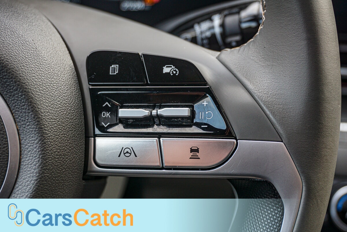 CARSCATCH - Used vehicle - SEDAN HYUNDAI ELANTRA 2024