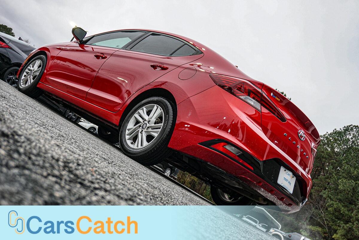 2020 Hyundai Elantra SEL photo 4