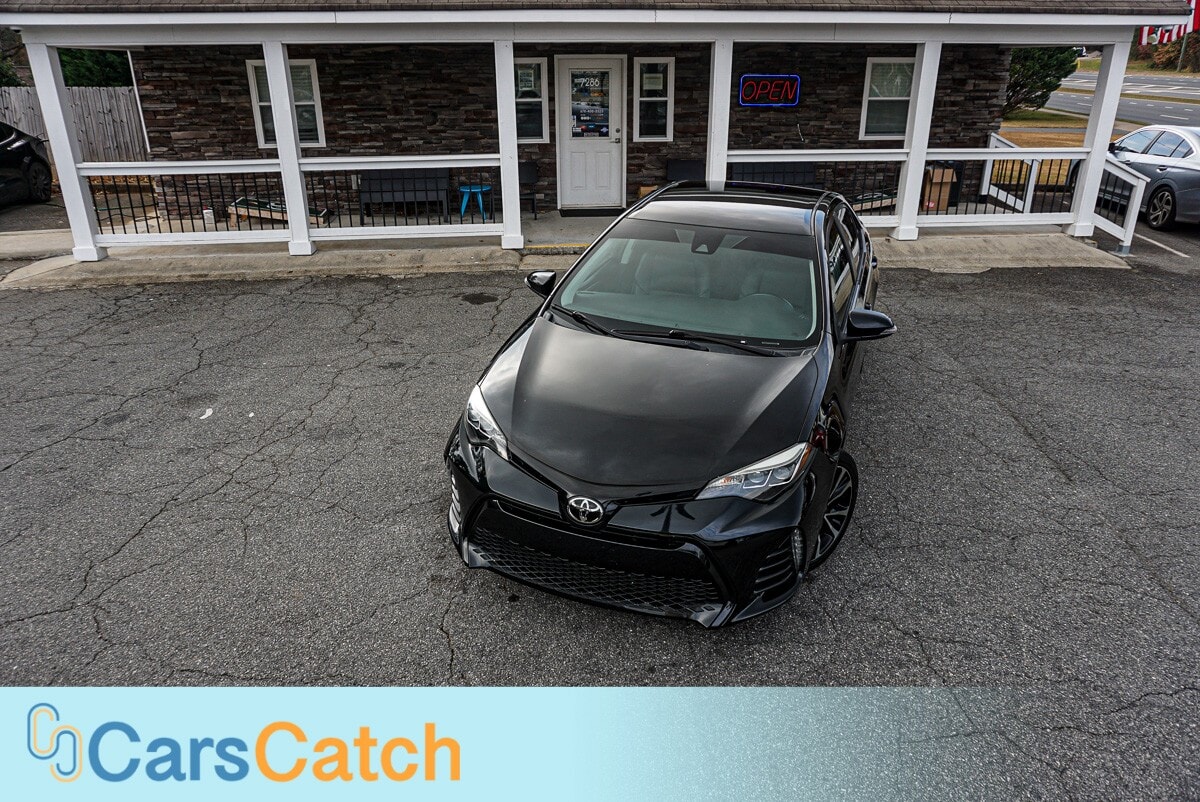 2019 Toyota Corolla XLE XSE photo 3