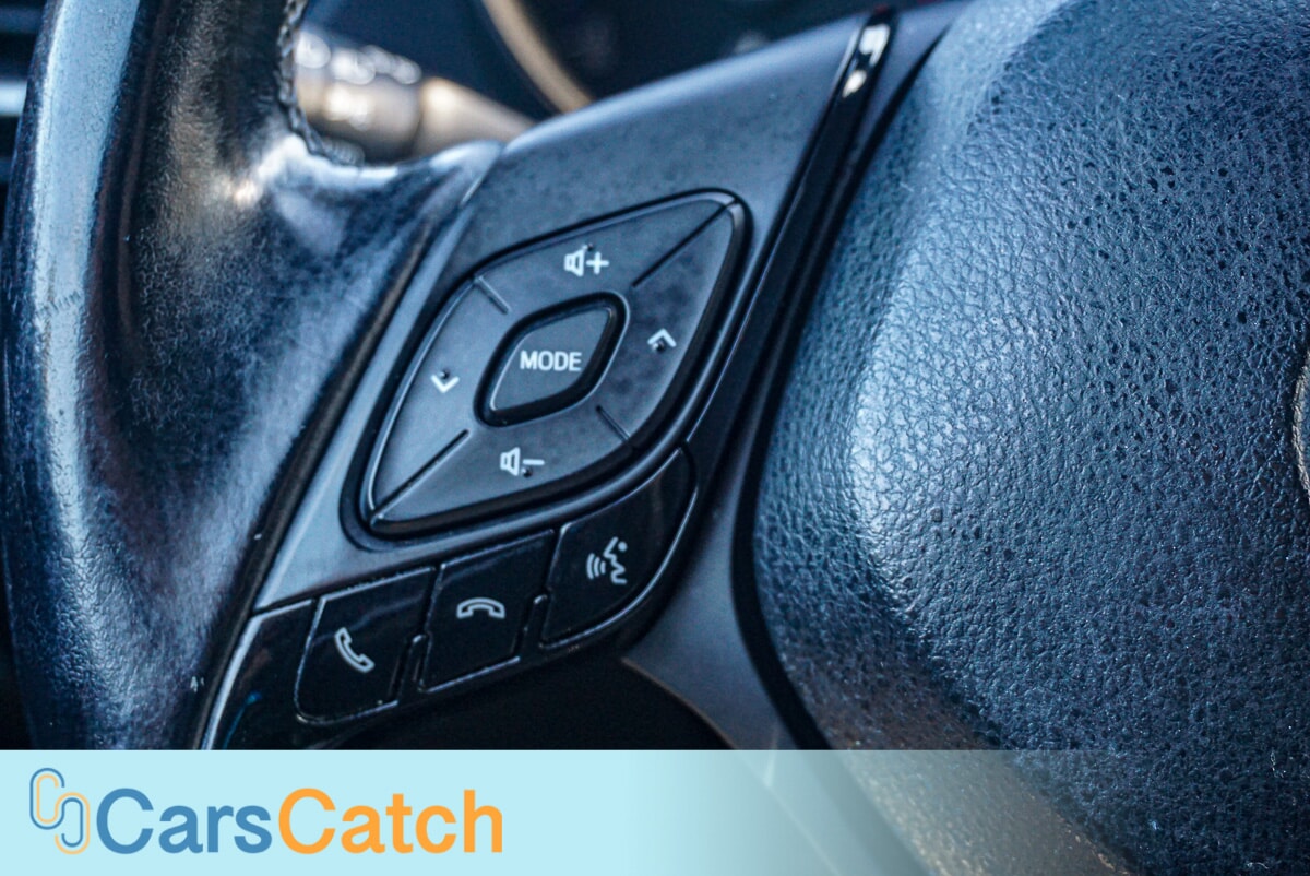 CARSCATCH - Used vehicle - SUV TOYOTA C-HR 2018